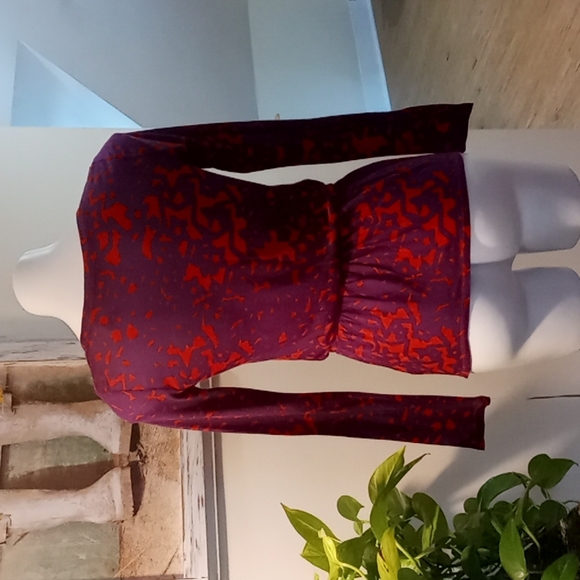 DKNY Long Sleeve - Picture 4 of 5